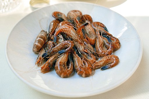 This picture exhibits a pilei of Brown shrimp on the white dish